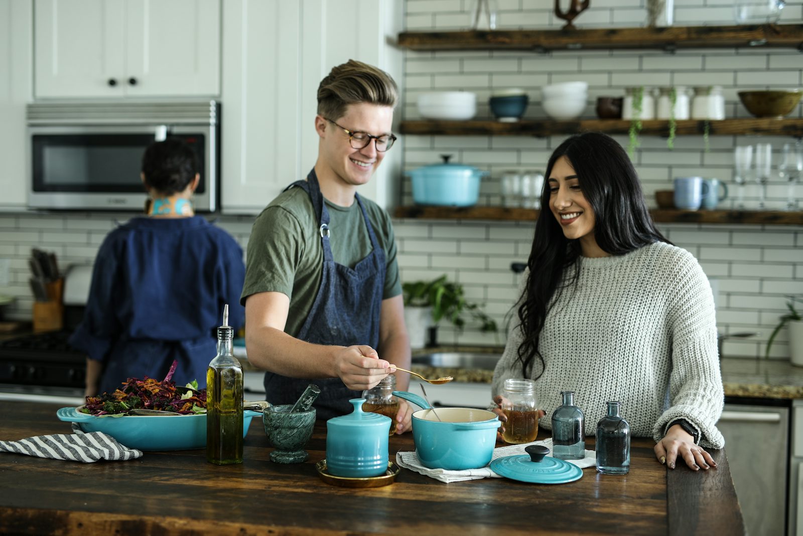 Table dressée pour un dîner gastronomique